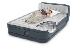 Intex Ultra Plush Headboard Luchtbed - Queensize - Ingebouwde Elektrische Pomp 13 Intex Ultra Plush Headboard Luchtbed - Queensize - Ingebouwde Elektrische Pomp -Kortingswinkel voor outdoorartikelen 1320 1900 64448 inuse 2023 300