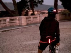 MET Urbex MIPS Speed Pedelec Helm - Zwart 25 MET Urbex MIPS Speed Pedelec Helm - Zwart -Kortingswinkel voor outdoorartikelen 1426 1900 knipsel