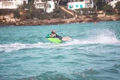 Jobe Revolve Funtube - 2 Persoons 11 Jobe Revolve Funtube - 2 Persoons -Kortingswinkel voor outdoorartikelen 230220001 actionshot 4 big resultaat