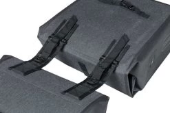 Basil Urban Dry Dubbele Fietstas - 50 Liter - Grijs -Kortingswinkel voor outdoorartikelen 900 1350 basil urban dry dubbele fietstas 50 liter charcoal 3
