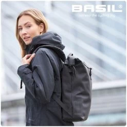 Basil SoHo Fietsrugzak - 17 Liter - Zwart -Kortingswinkel voor outdoorartikelen 900 900 basil soho bicycle backpack series 11 600x600