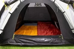 Kampa Brighton Grey 3 Tunneltent - 3 Persoons 9 Kampa Brighton Grey 3 Tunneltent - 3 Persoons -Kortingswinkel voor outdoorartikelen brightongrey3 4